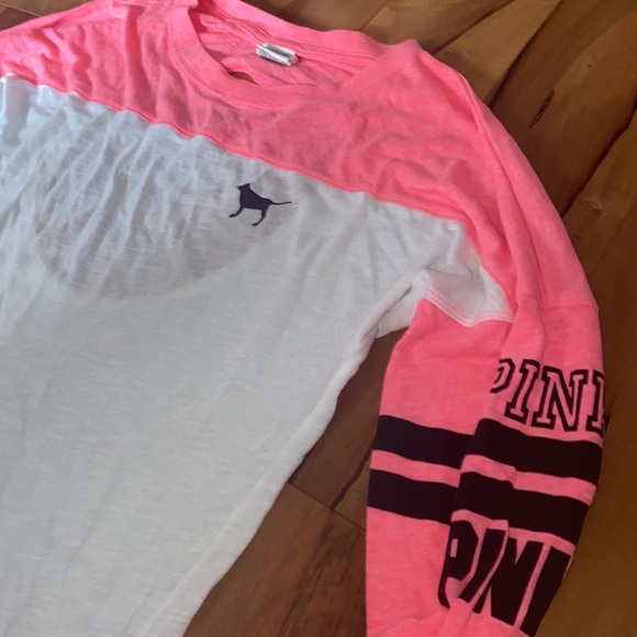 LIKE NEW- VICTORIAS SECRET PINK LONG SLEEVE CUT OUT SHIRT - SIZE XS - Picture 2 of 5